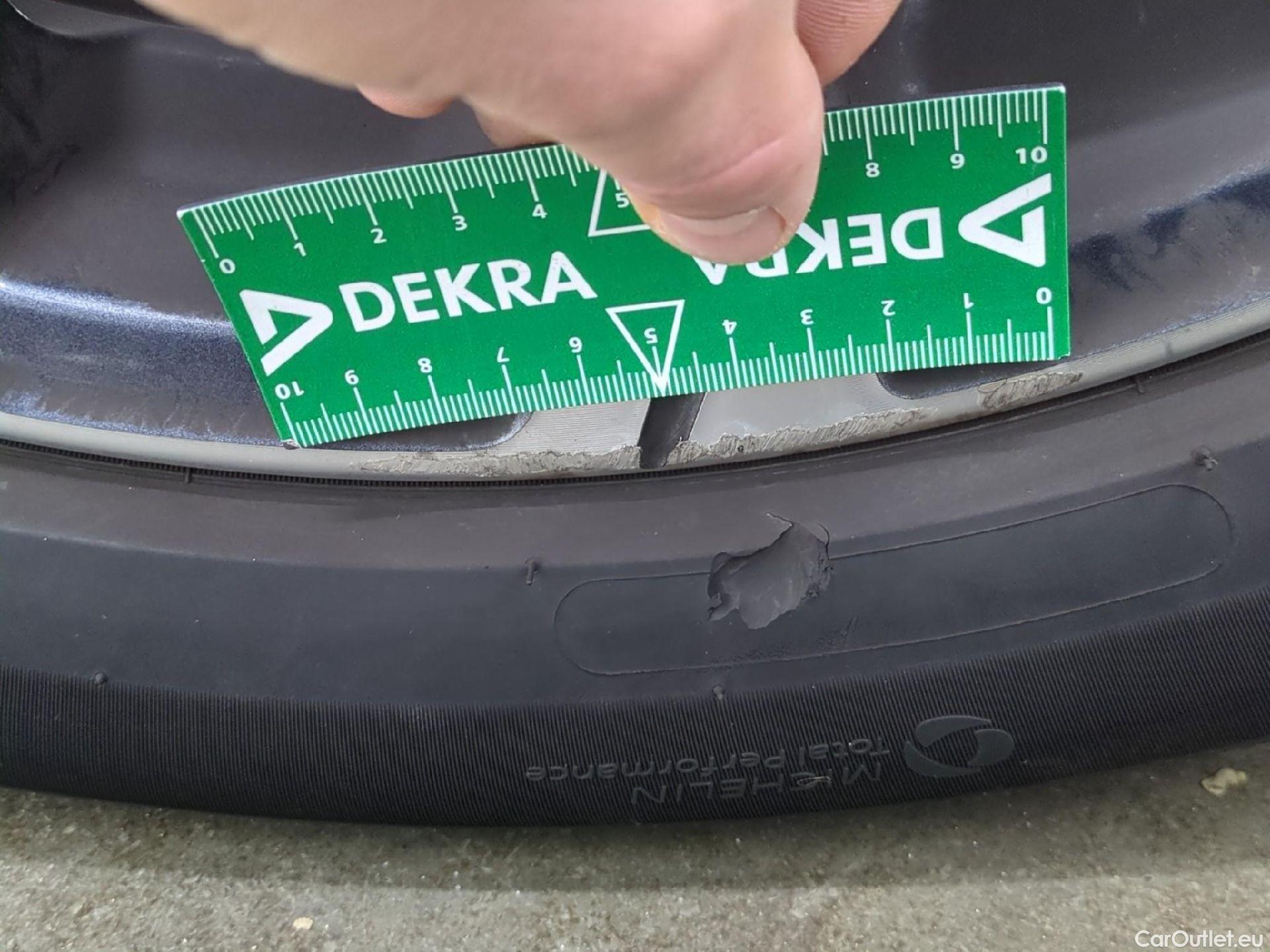  Bmw  X1 Série  sDrive 18 d xLine 2.0 150CV BVA8 E6d #21