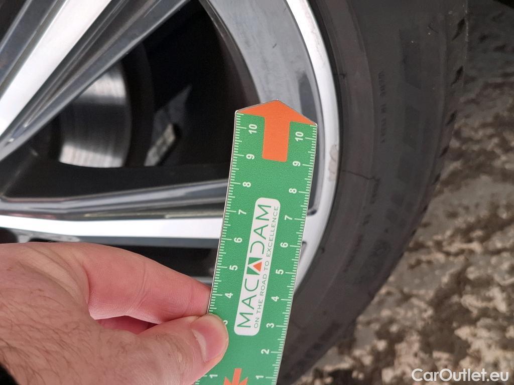  Bmw  Serie 1 BMW Série 1 5p Berline 116d BVA8 Business Design #19