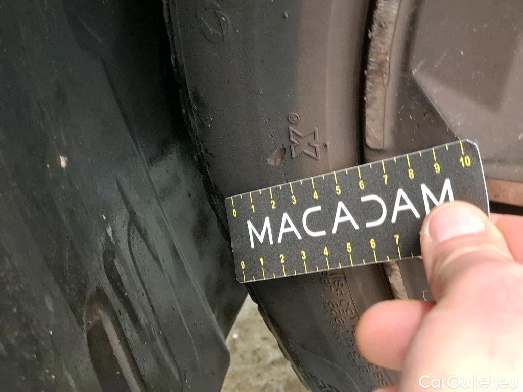  Mercedes  GLB MERCEDES-BENZ  / 2019 / 5P / SUV  200 d AMG Line #4