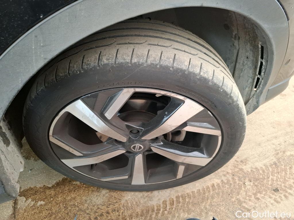  Nissan  Qashqai NISSAN  / 2017 / 5P / Crossover 1.3 DIG-T 140 Tekna #1