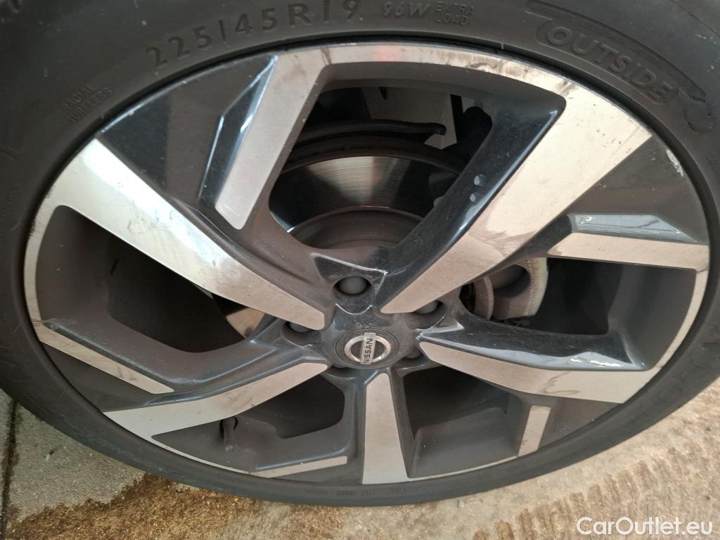  Nissan  Qashqai NISSAN  / 2017 / 5P / Crossover 1.3 DIG-T 140 Tekna #17