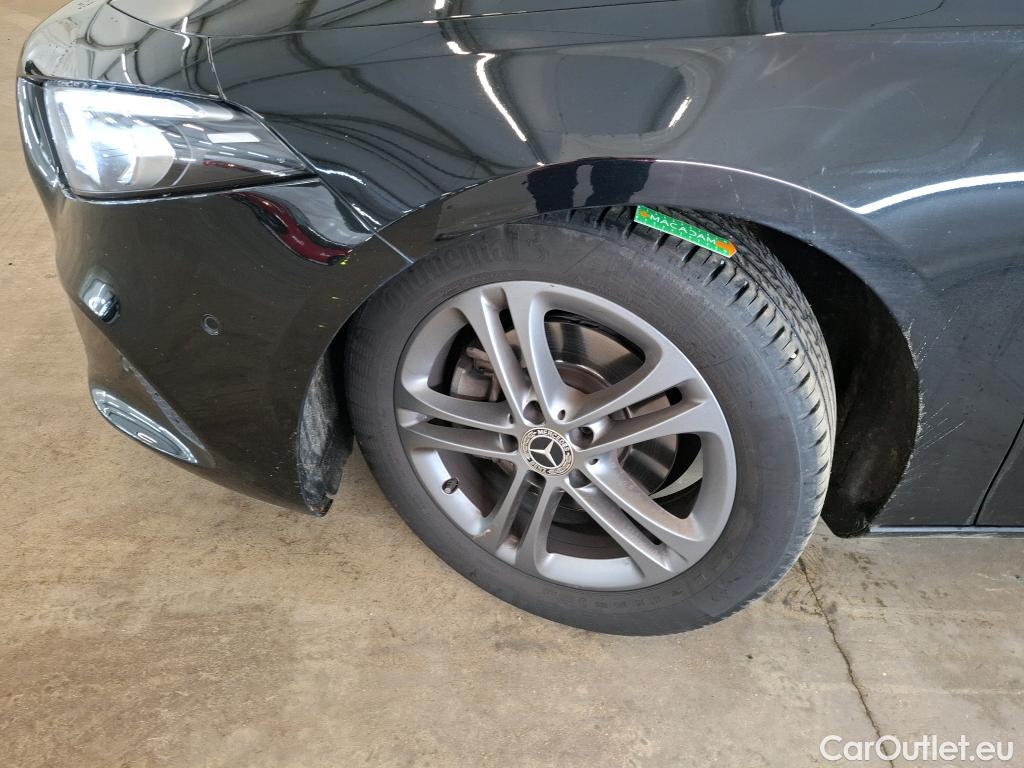  Mercedes  A-Klasse MERCEDES-BENZ Classe A Compact 5p Berline A 200 Business Line 7G-DCT #18