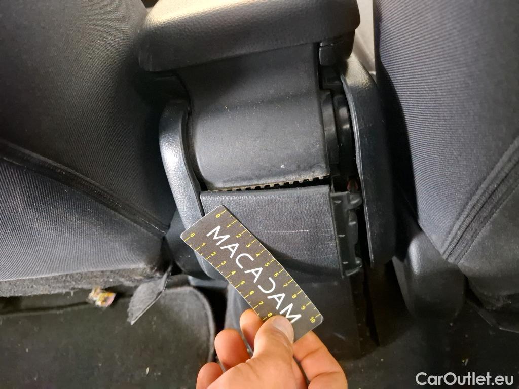  Toyota  Yaris TOYOTA  Hybride / 2019 / 5P / Berline Hybride 116h Dynamic Business Beyond Zer #25