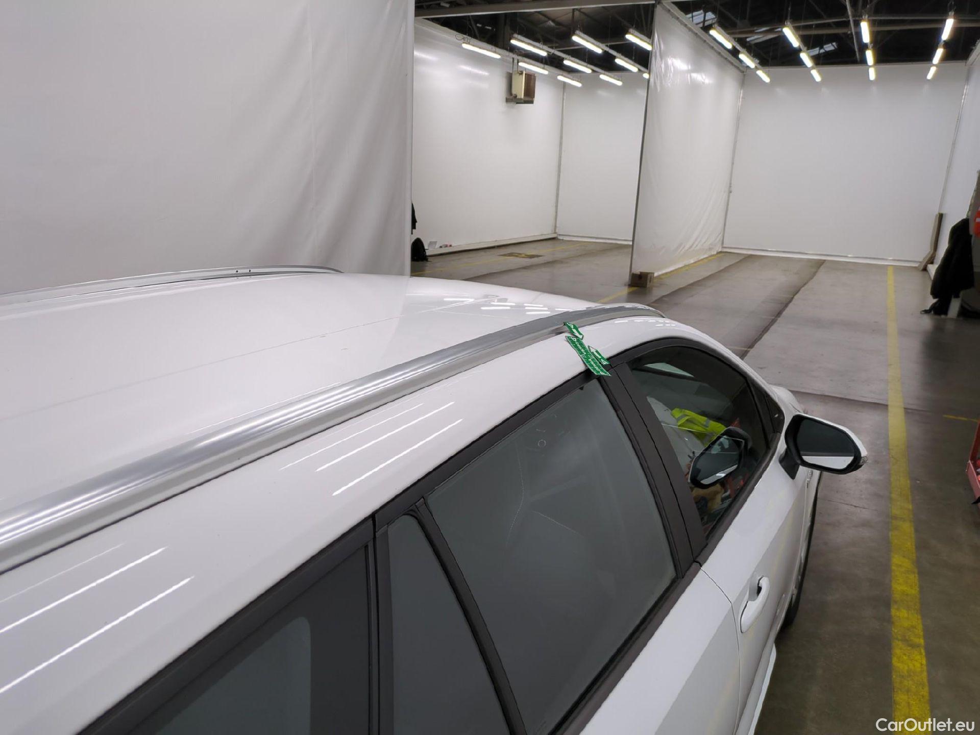  Toyota  Corolla TOYOTA  Touring Sports / 2018 / 5P / Break Hybride 122h Dynamic Business Stage Acad #21