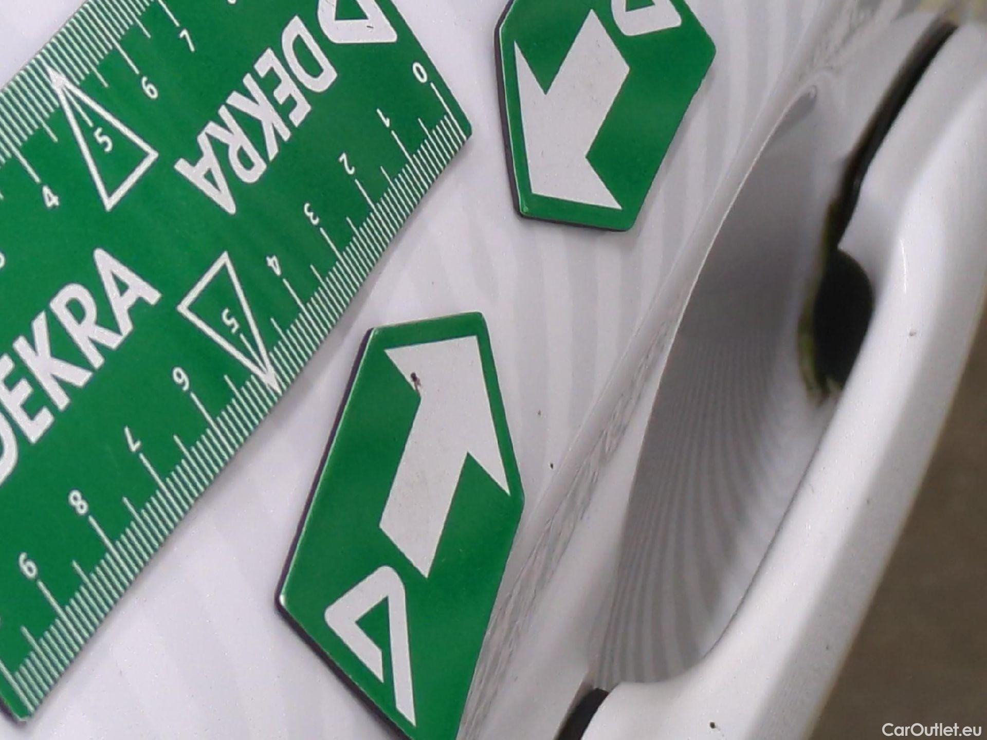  Toyota  Corolla TOYOTA  Touring Sports / 2018 / 5P / Break Hybride 122h Dynamic Business Stage Acad #7