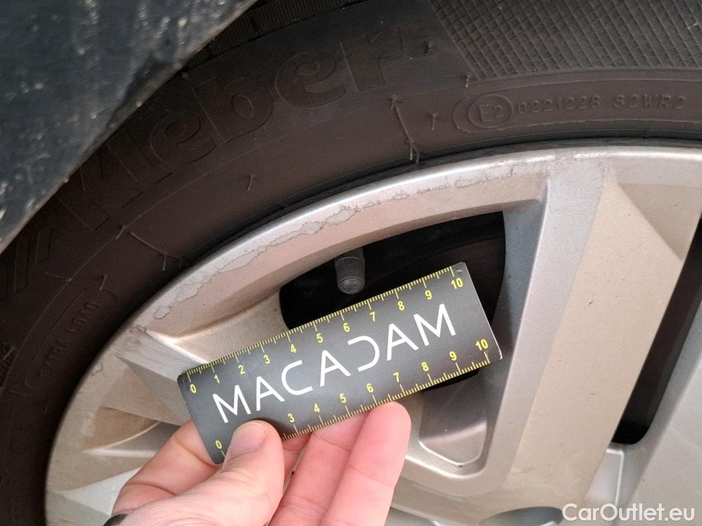  Renault  Clio  V Business 1.6 E-TECH Hybrid 140CV BVA6 E6d #21