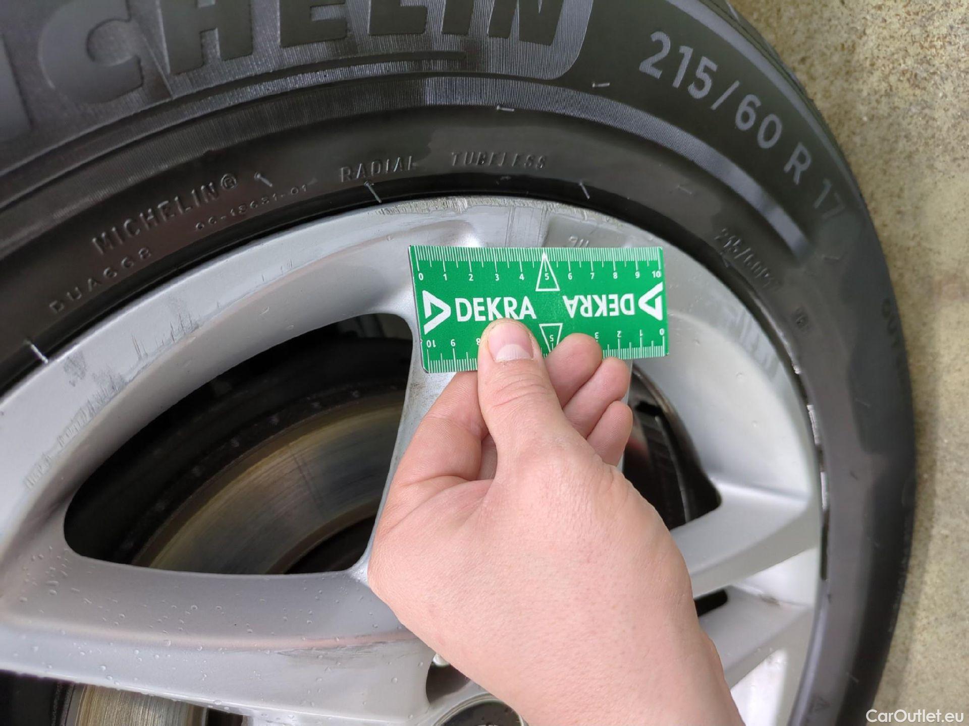  Toyota  C-HR TOYOTA  / 2016 / 5P / SUV 2.0 Hybride 184 Dynamic Business Beyond #3