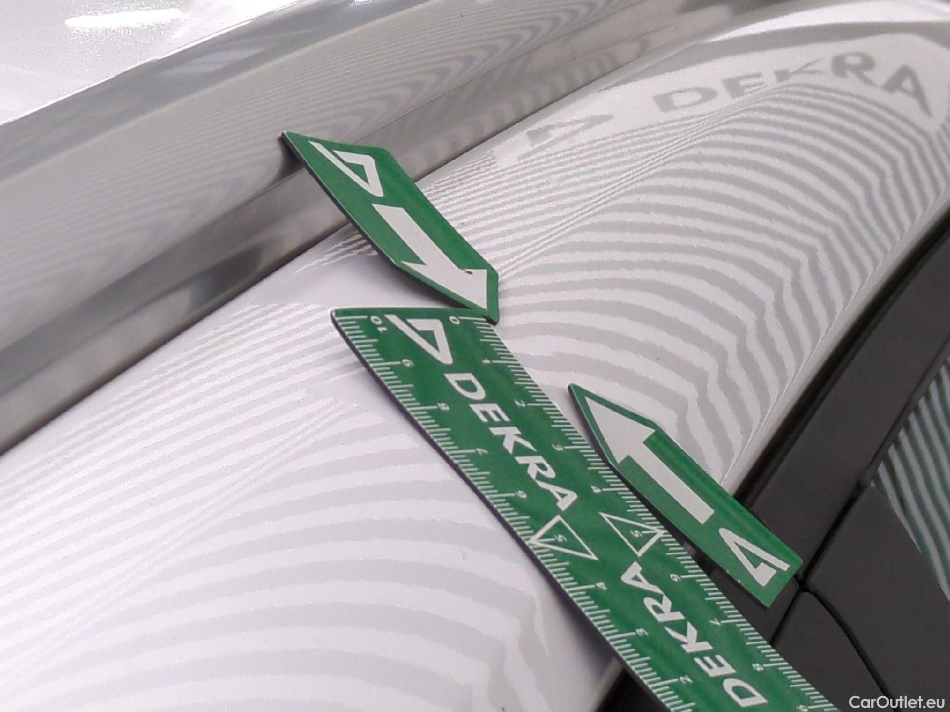  Toyota  Corolla TOYOTA  Touring Sports / 2018 / 5P / Break Hybride 122h Dynamic Business Stage Acad #20