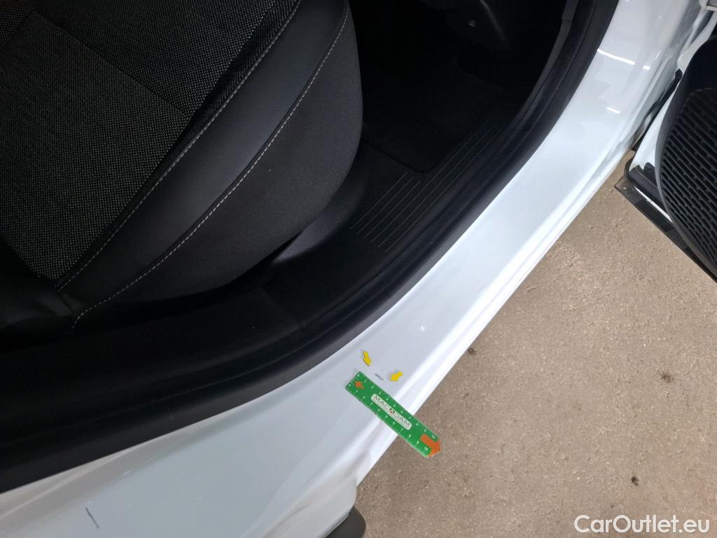  Renault  Captur RENAULT  / 2019 / 5P / SUV Intens E-TECH Plug-in 160 -21 #18