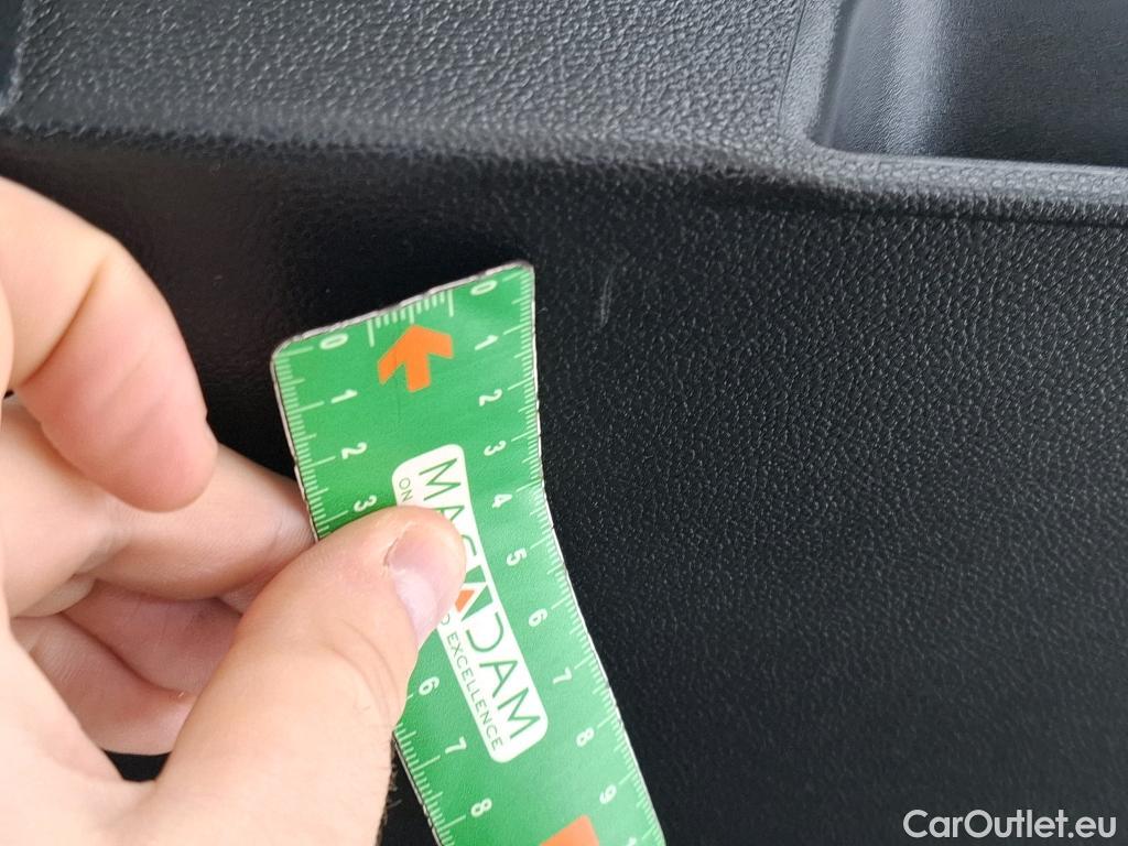  Renault  Captur RENAULT  / 2019 / 5P / SUV Intens E-TECH Plug-in 160 -21 #15