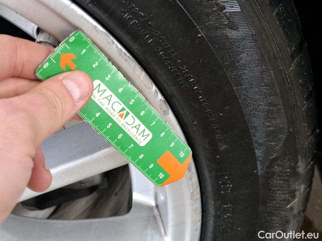  Bmw  Serie 3 BMW Série 3 Touring / 2022 / 5P / Break 318i 156ch Business Design BVA8 #6