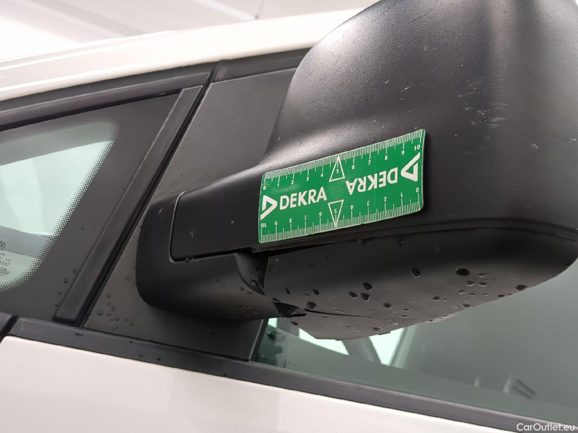  Volkswagen  Caddy VOLKSWAGEN  Van VU 4p Fourgonnette 2.0 TDI 102 Business Line #46