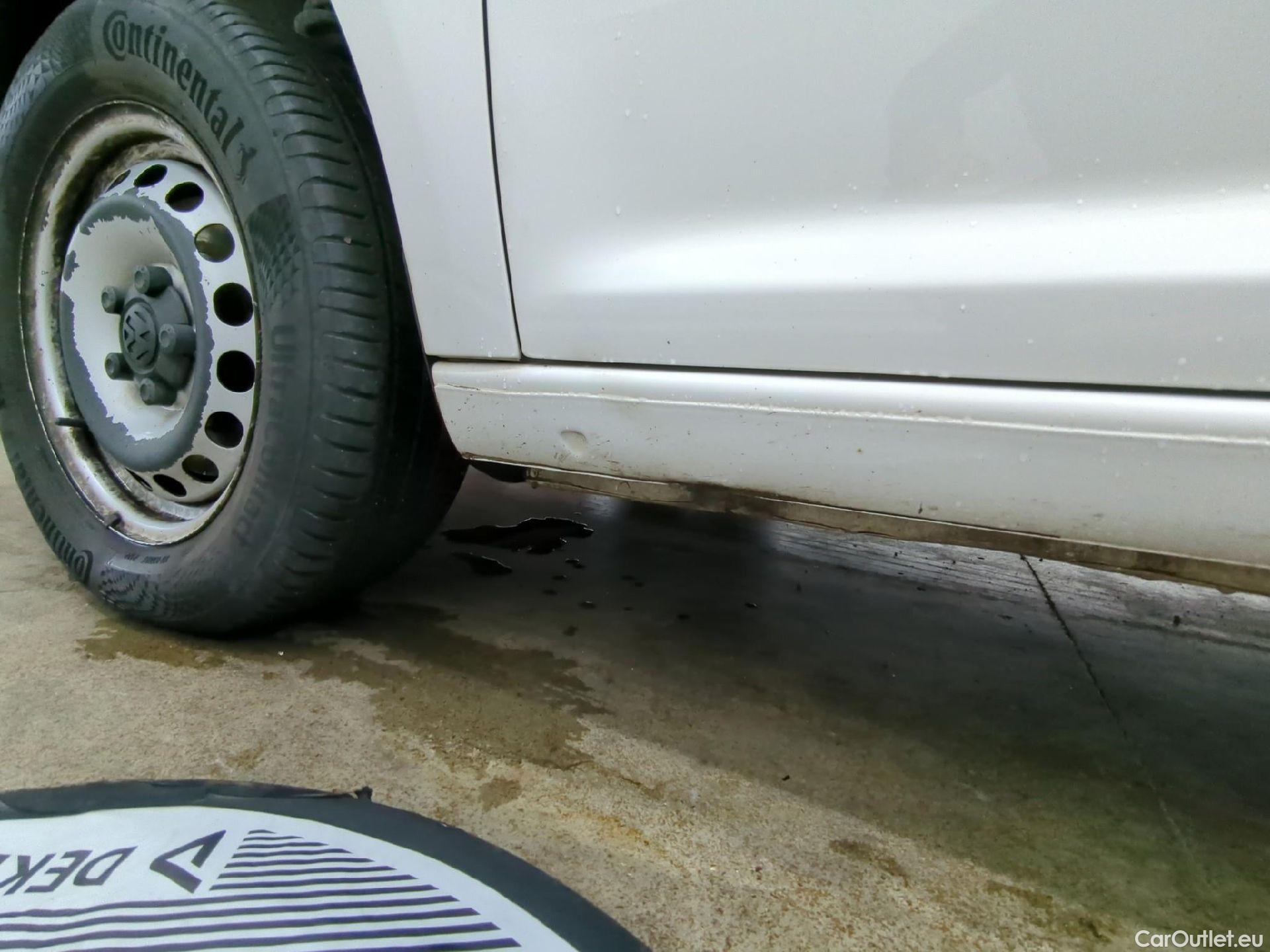  Volkswagen  Caddy VOLKSWAGEN  Van VU 4p Fourgonnette 2.0 TDI 102 Business Line #47