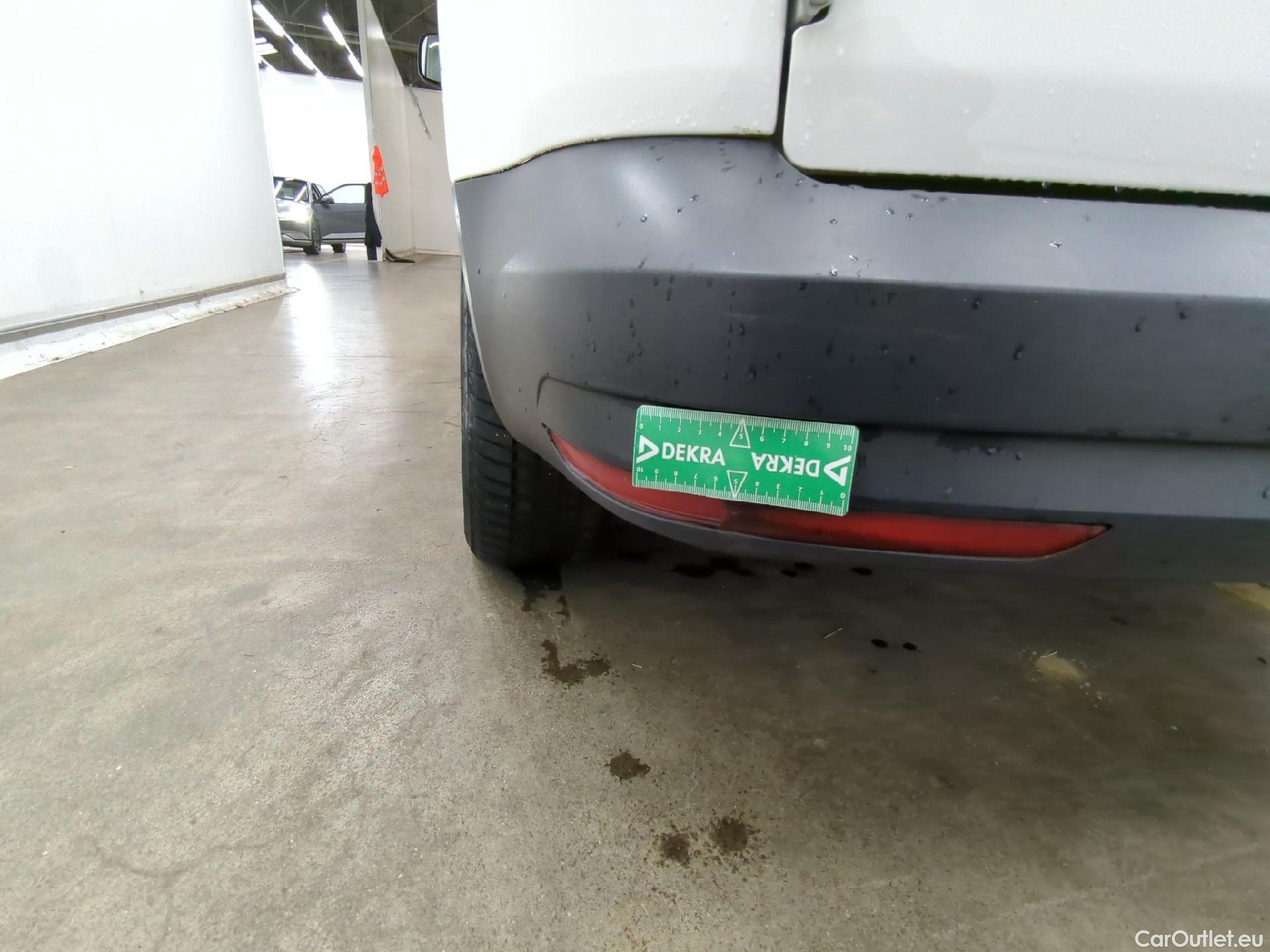  Volkswagen  Caddy VOLKSWAGEN  Van VU 4p Fourgonnette 2.0 TDI 102 Business Line #53