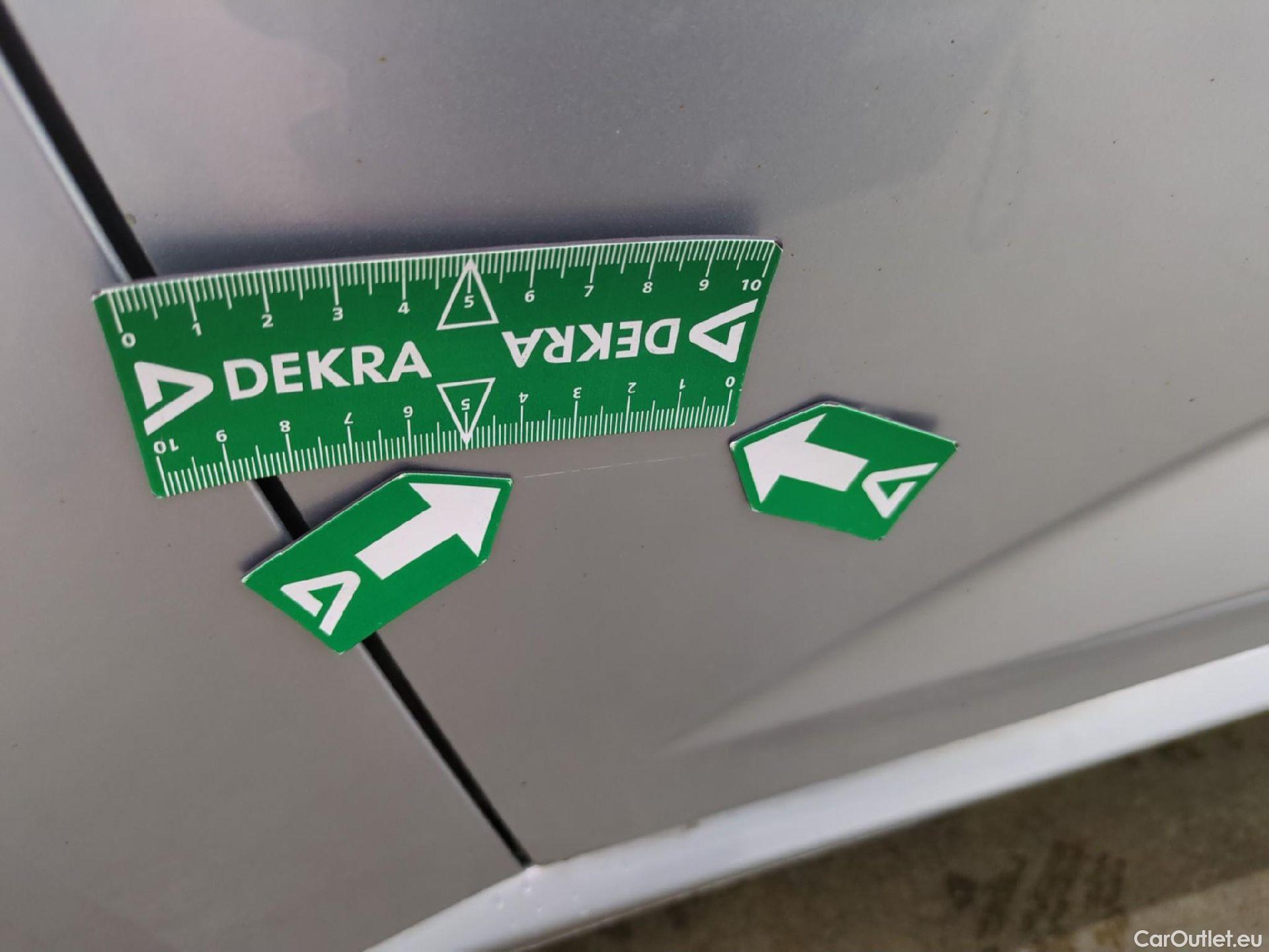  Renault  Megane RENAULT Mégane Berline / 2020 / 5P / Berline Business TCe 140 EDC FAP #32