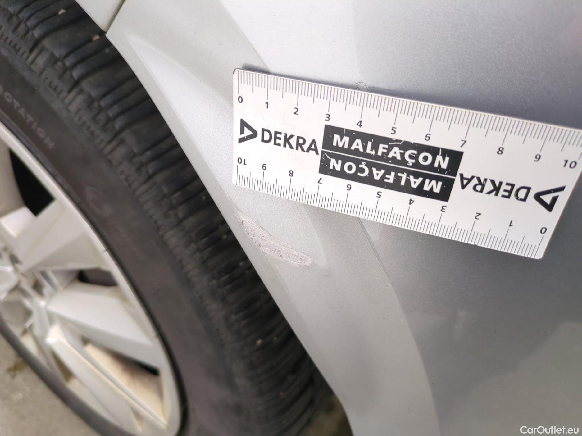  Renault  Megane RENAULT Mégane Berline / 2020 / 5P / Berline Business TCe 140 EDC FAP #39