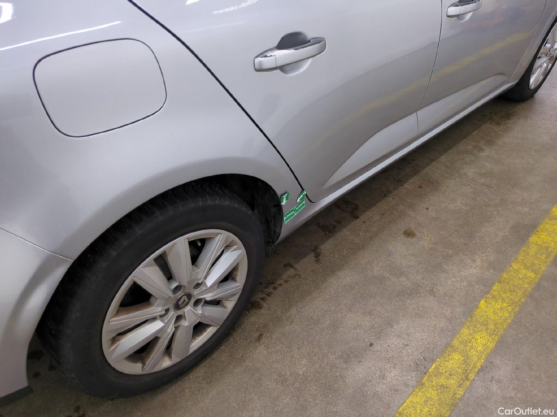  Renault  Megane RENAULT Mégane Berline / 2020 / 5P / Berline Business TCe 140 EDC FAP #6