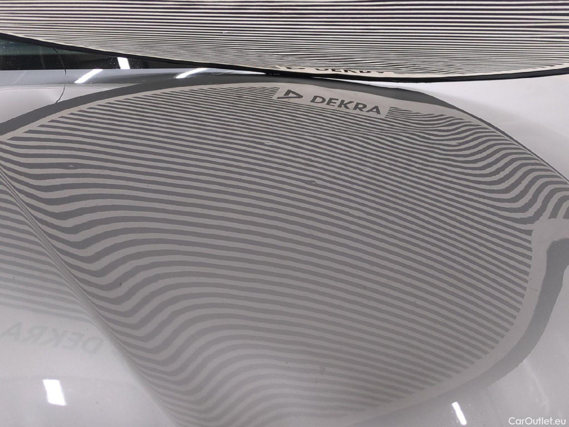  Renault  Megane RENAULT Mégane Berline / 2020 / 5P / Berline Business TCe 140 EDC FAP #21