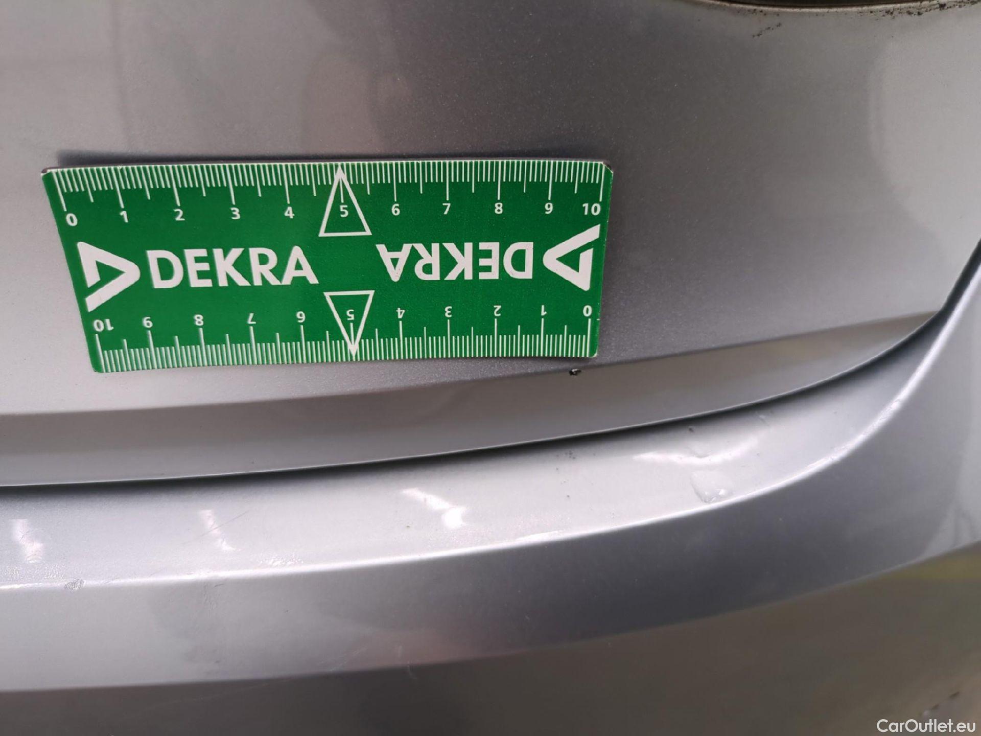  Renault  Megane RENAULT Mégane Berline / 2020 / 5P / Berline Business TCe 140 EDC FAP #44