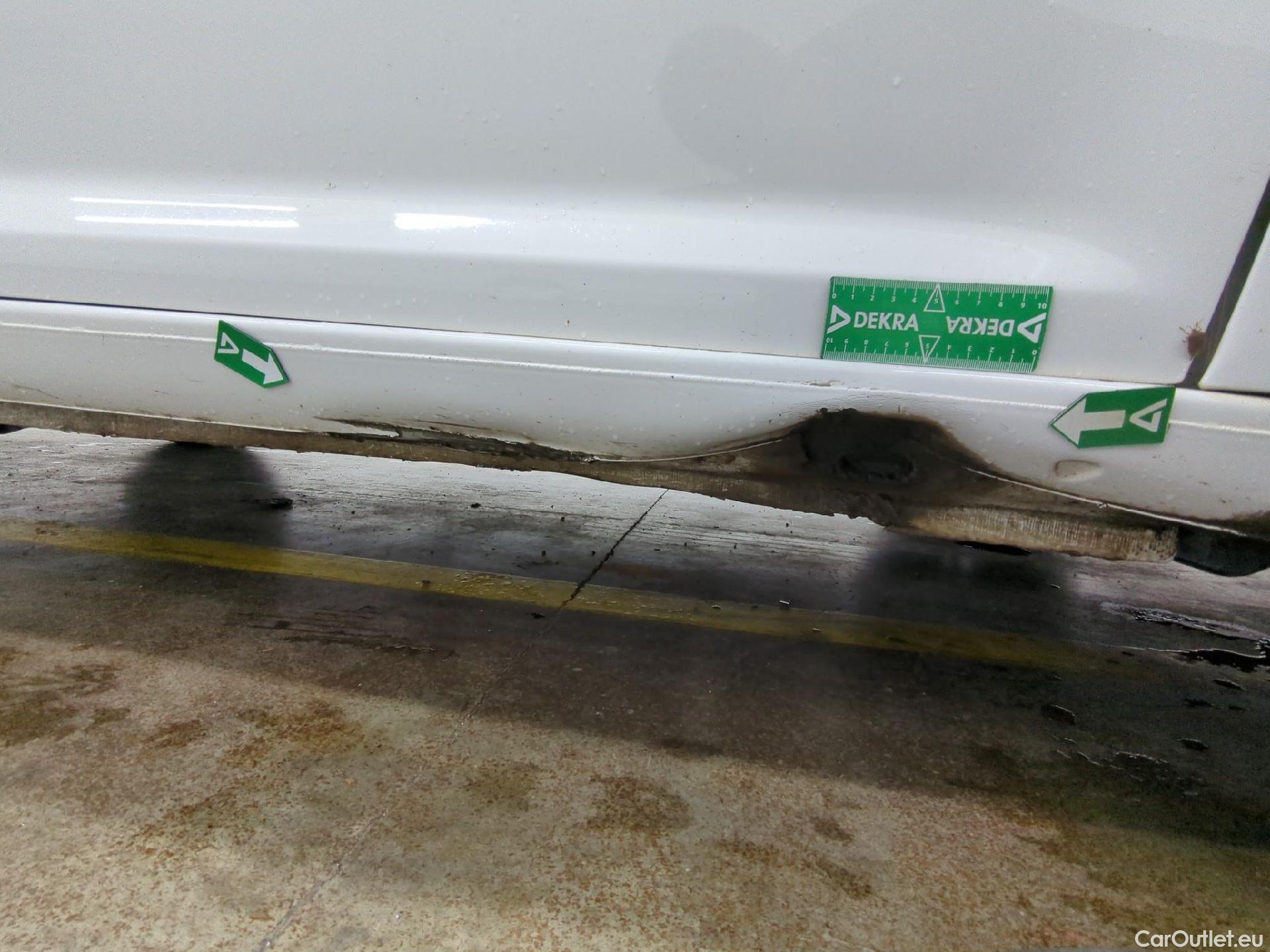  Volkswagen  Caddy VOLKSWAGEN  Van VU 4p Fourgonnette 2.0 TDI 102 Business Line #41