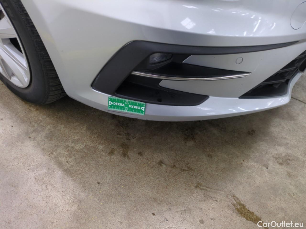  Renault  Megane RENAULT Mégane Berline / 2020 / 5P / Berline Business TCe 140 EDC FAP #29