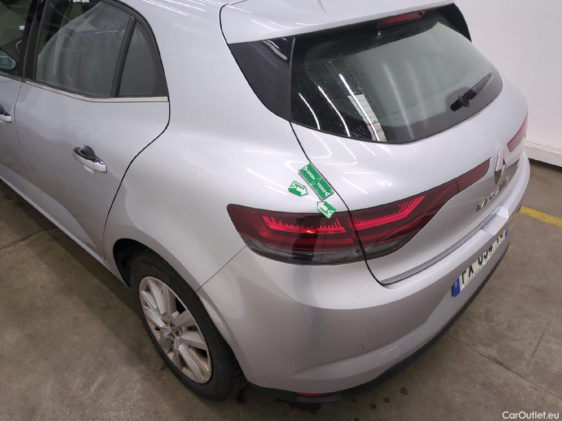  Renault  Megane RENAULT Mégane Berline / 2020 / 5P / Berline Business TCe 140 EDC FAP #37