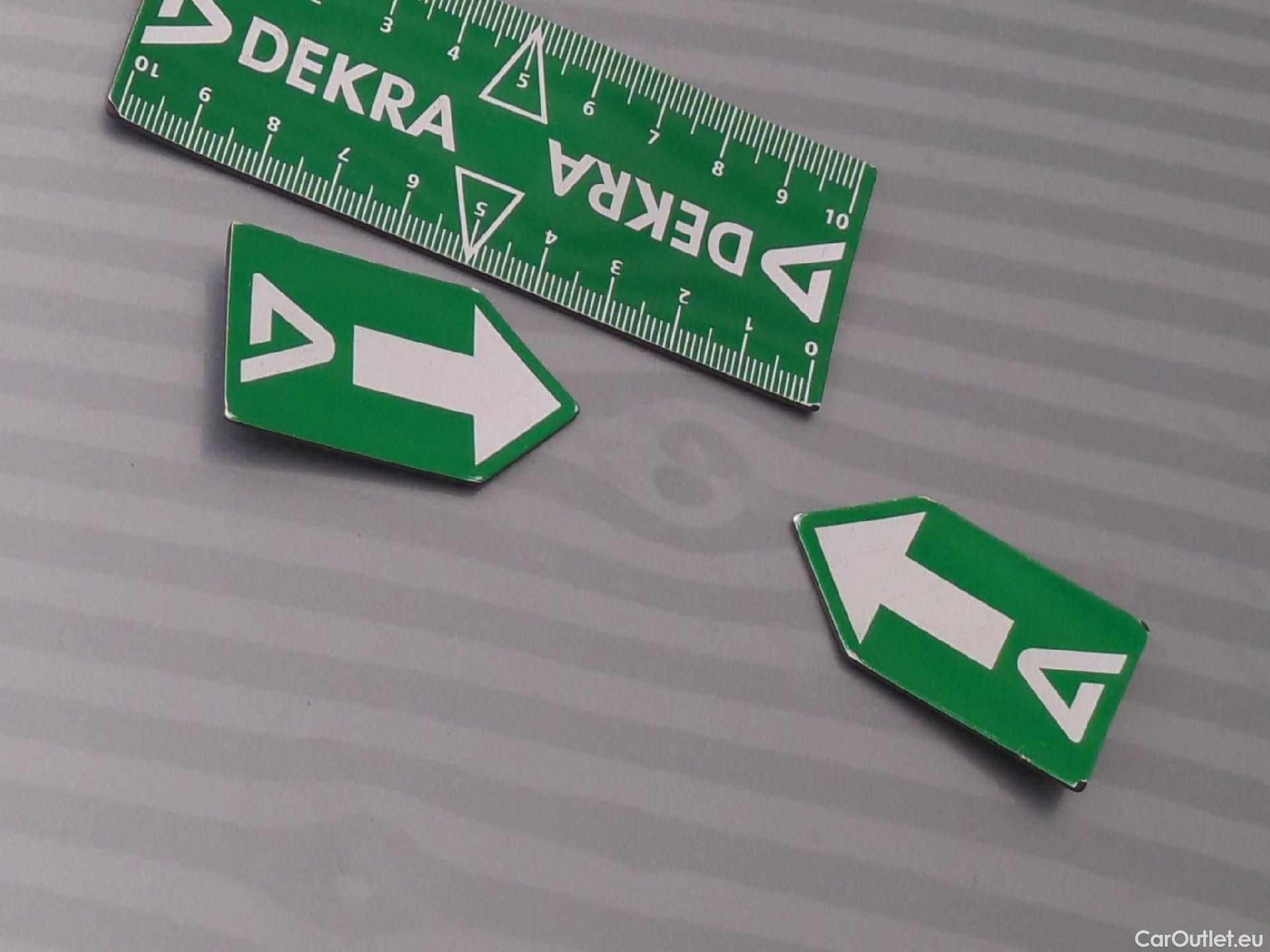  Renault  Megane RENAULT Mégane Berline / 2020 / 5P / Berline Business TCe 140 EDC FAP #22