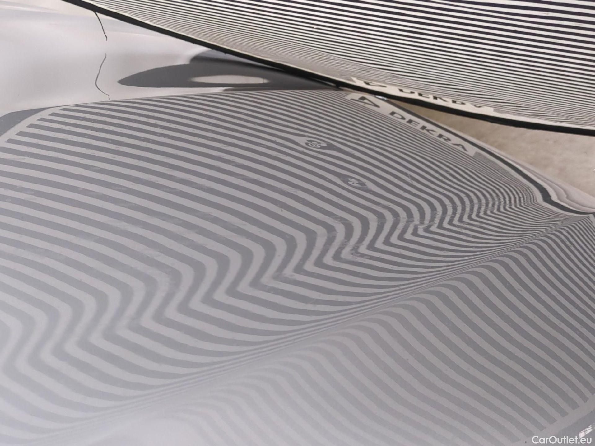  Renault  Megane RENAULT Mégane Berline / 2020 / 5P / Berline Business TCe 140 EDC FAP #23