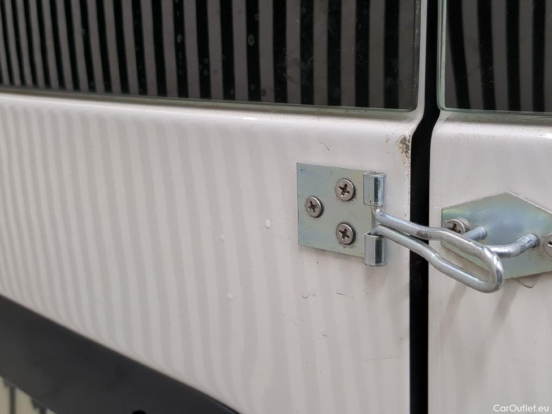  Volkswagen  Caddy VOLKSWAGEN  Van VU 4p Fourgonnette 2.0 TDI 102 Business Line #57