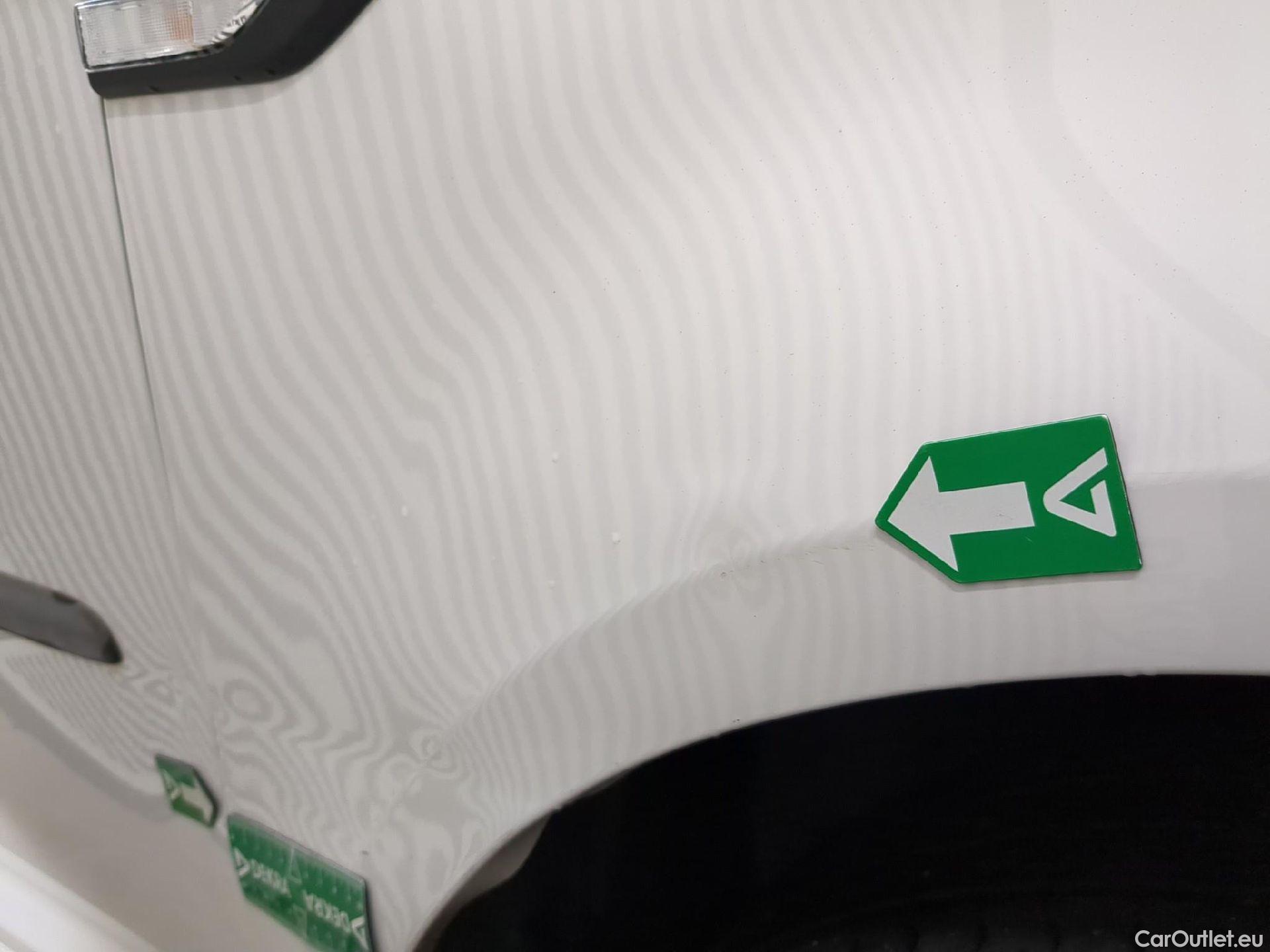  Volkswagen  Caddy VOLKSWAGEN  Van VU 4p Fourgonnette 2.0 TDI 102 Business Line #24