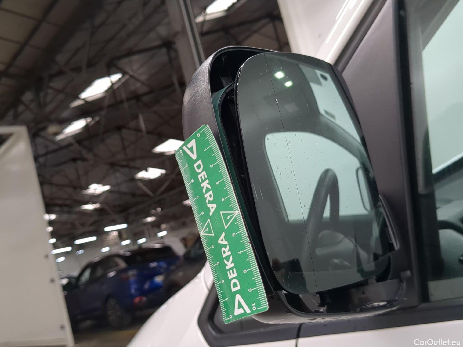  Volkswagen  Caddy VOLKSWAGEN  Van VU 4p Fourgonnette 2.0 TDI 102 Business Line #44