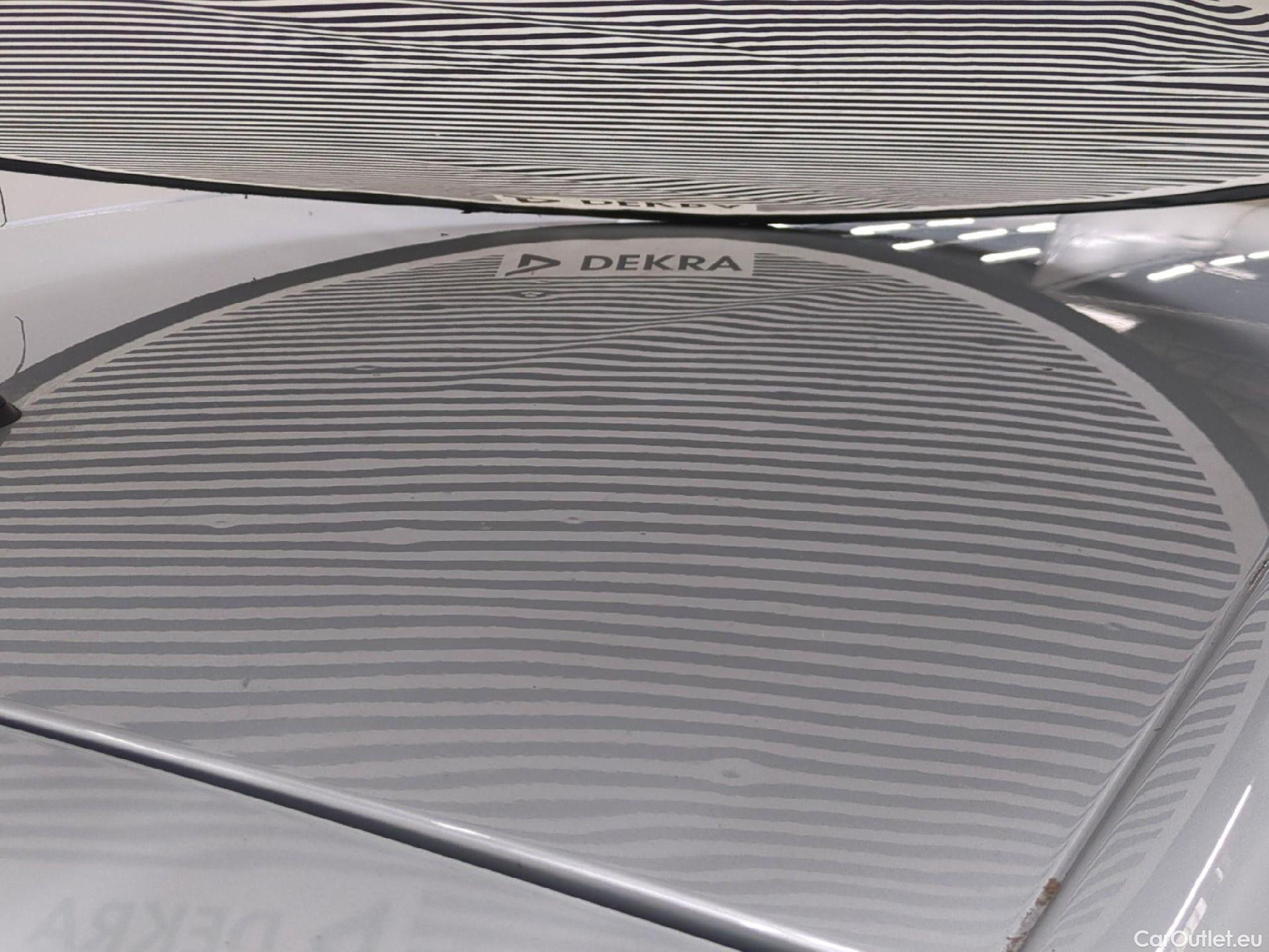  Renault  Megane RENAULT Mégane Berline / 2020 / 5P / Berline Business TCe 140 EDC FAP #13