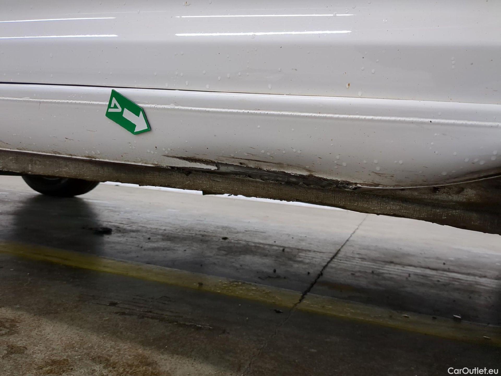  Volkswagen  Caddy VOLKSWAGEN  Van VU 4p Fourgonnette 2.0 TDI 102 Business Line #40