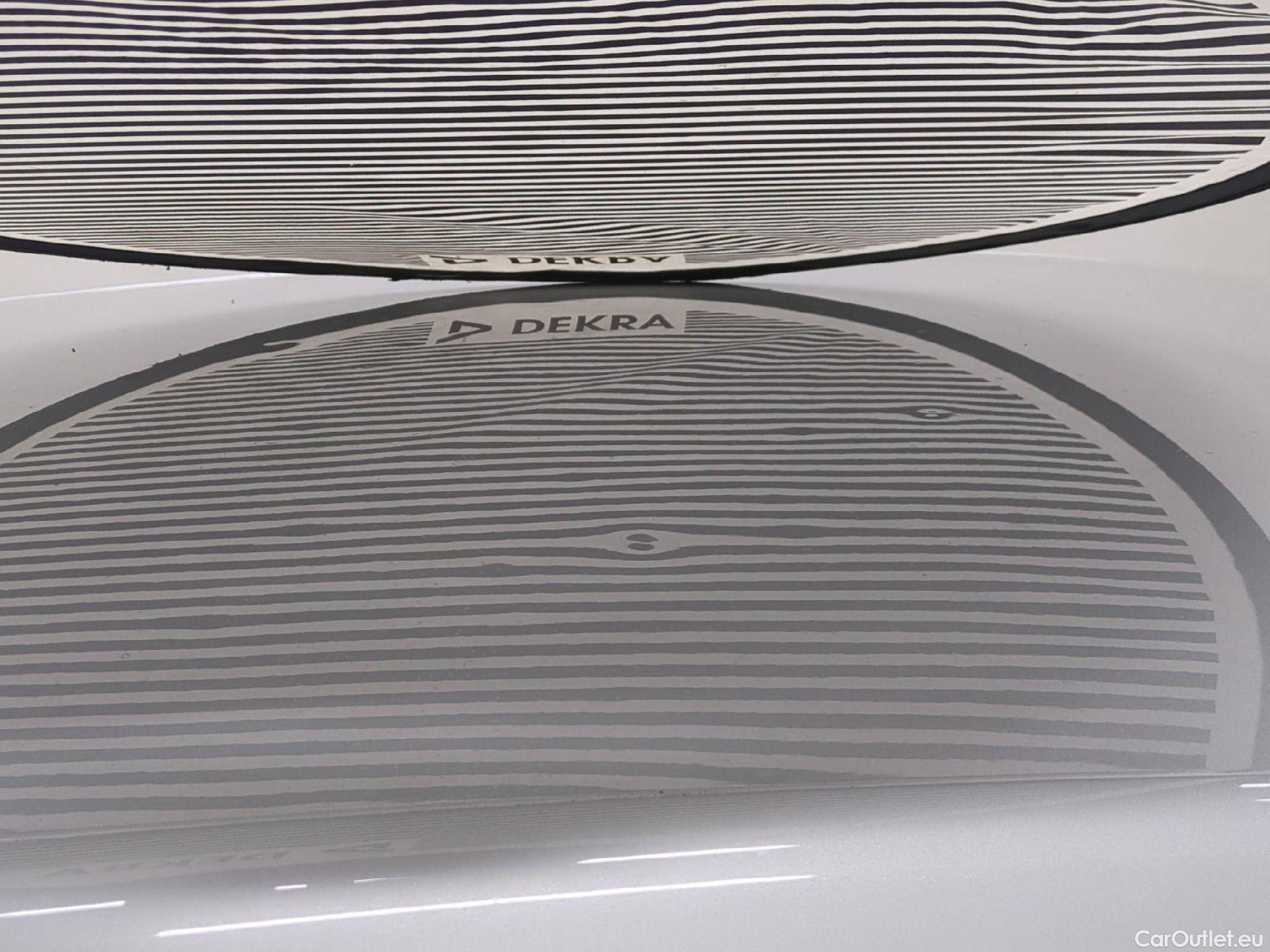  Renault  Megane RENAULT Mégane Berline / 2020 / 5P / Berline Business TCe 140 EDC FAP #16