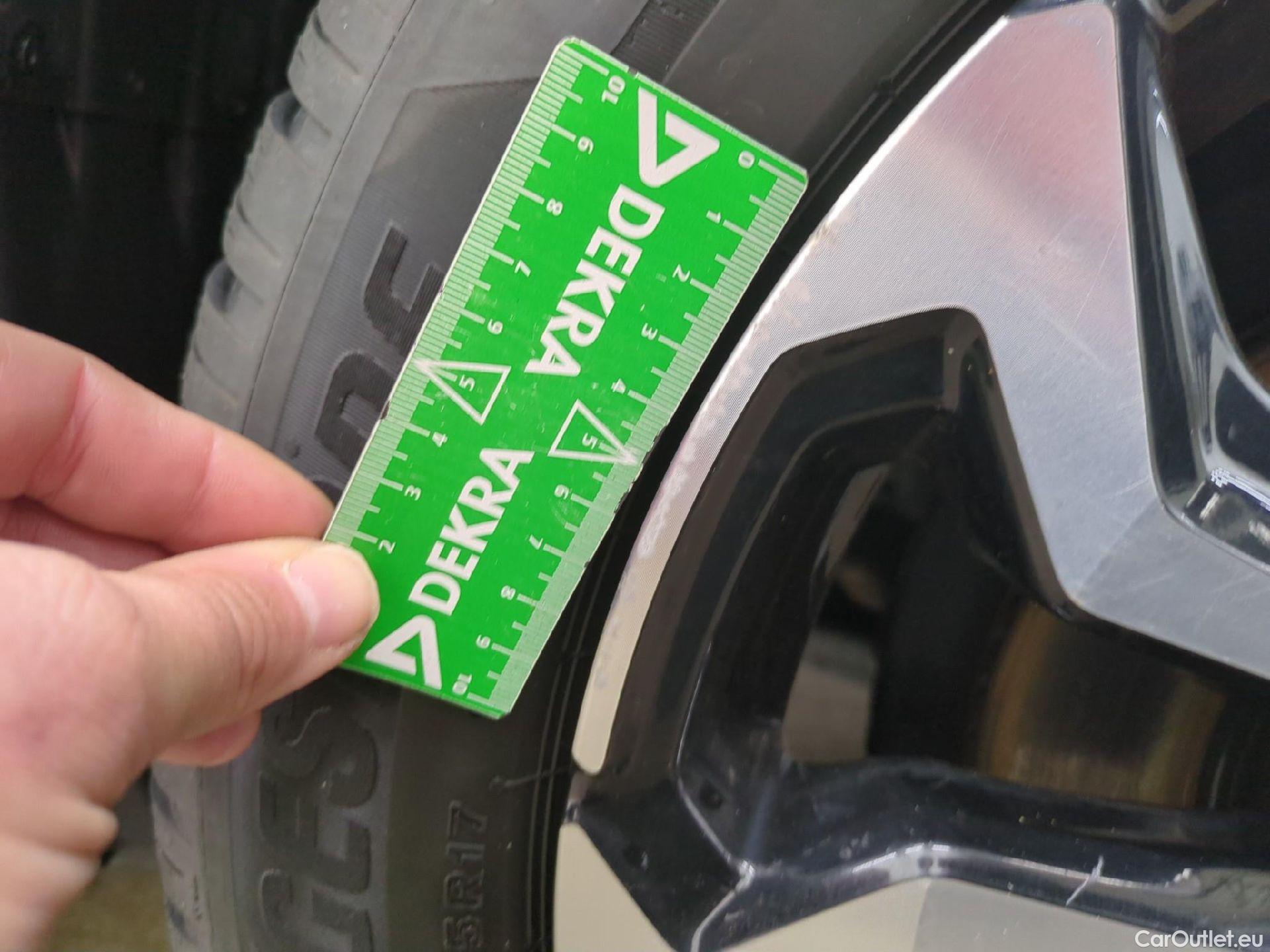  Toyota  Yaris Cross TOYOTA  Hybride / 2021 / 5P / SUV 1.5 HYBRID 116H DESIGN AWD AUTO #19