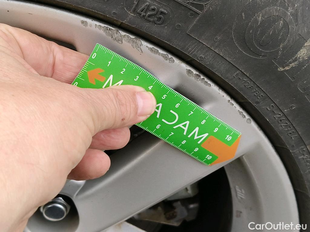  Toyota  Corolla TOYOTA  Touring Sports / 2018 / 5P / Break Hybride 122h Dynamic Business Beyond Zer #30