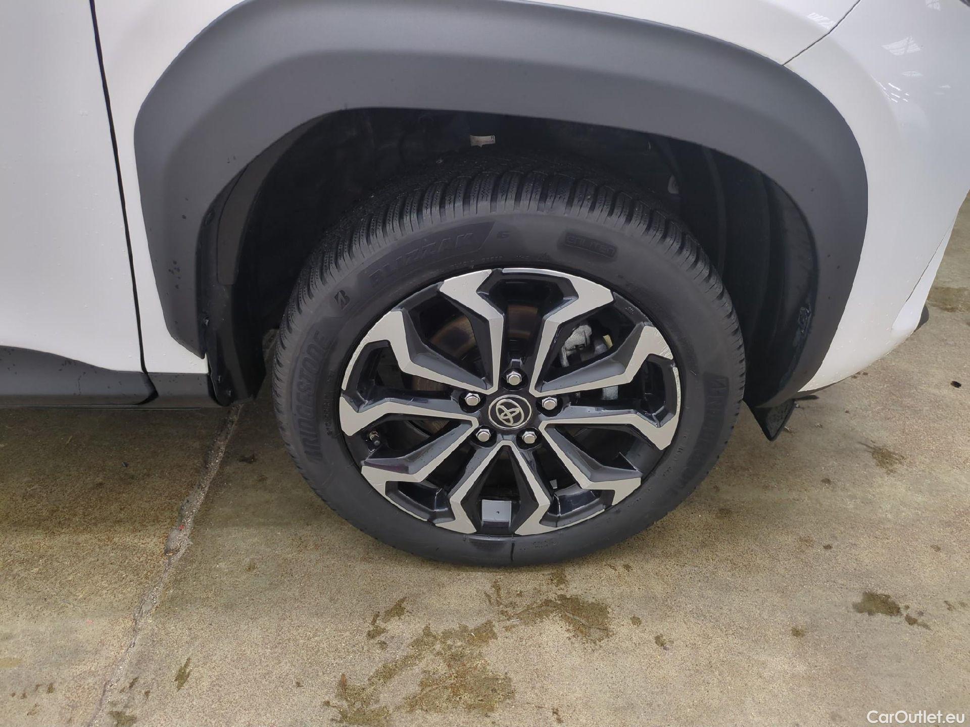  Toyota  Yaris Cross TOYOTA  Hybride / 2021 / 5P / SUV 1.5 HYBRID 116H DESIGN AWD AUTO #16