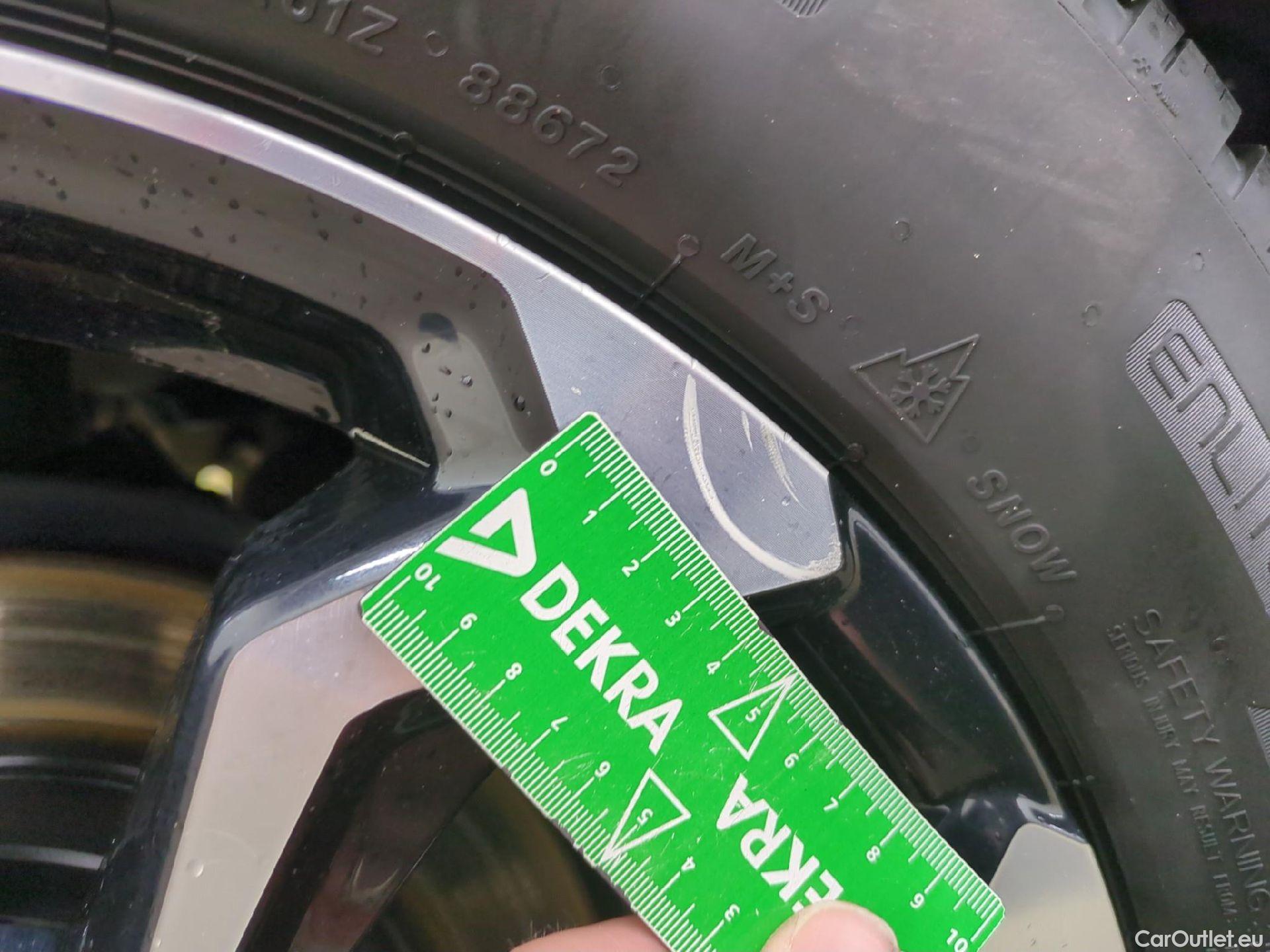  Toyota  Yaris Cross TOYOTA  Hybride / 2021 / 5P / SUV 1.5 HYBRID 116H DESIGN AWD AUTO #13