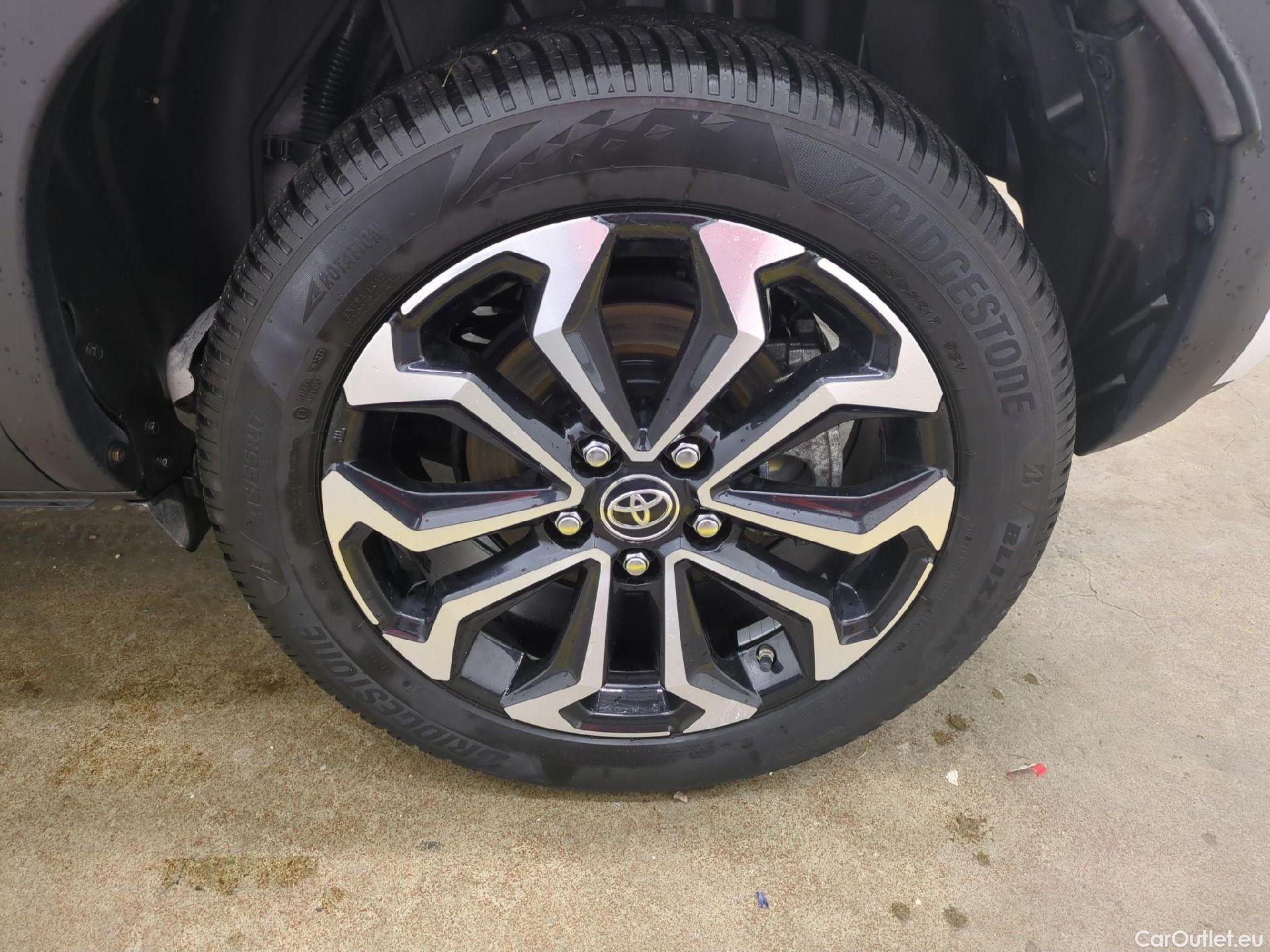  Toyota  Yaris Cross TOYOTA  Hybride / 2021 / 5P / SUV 1.5 HYBRID 116H DESIGN AWD AUTO #8