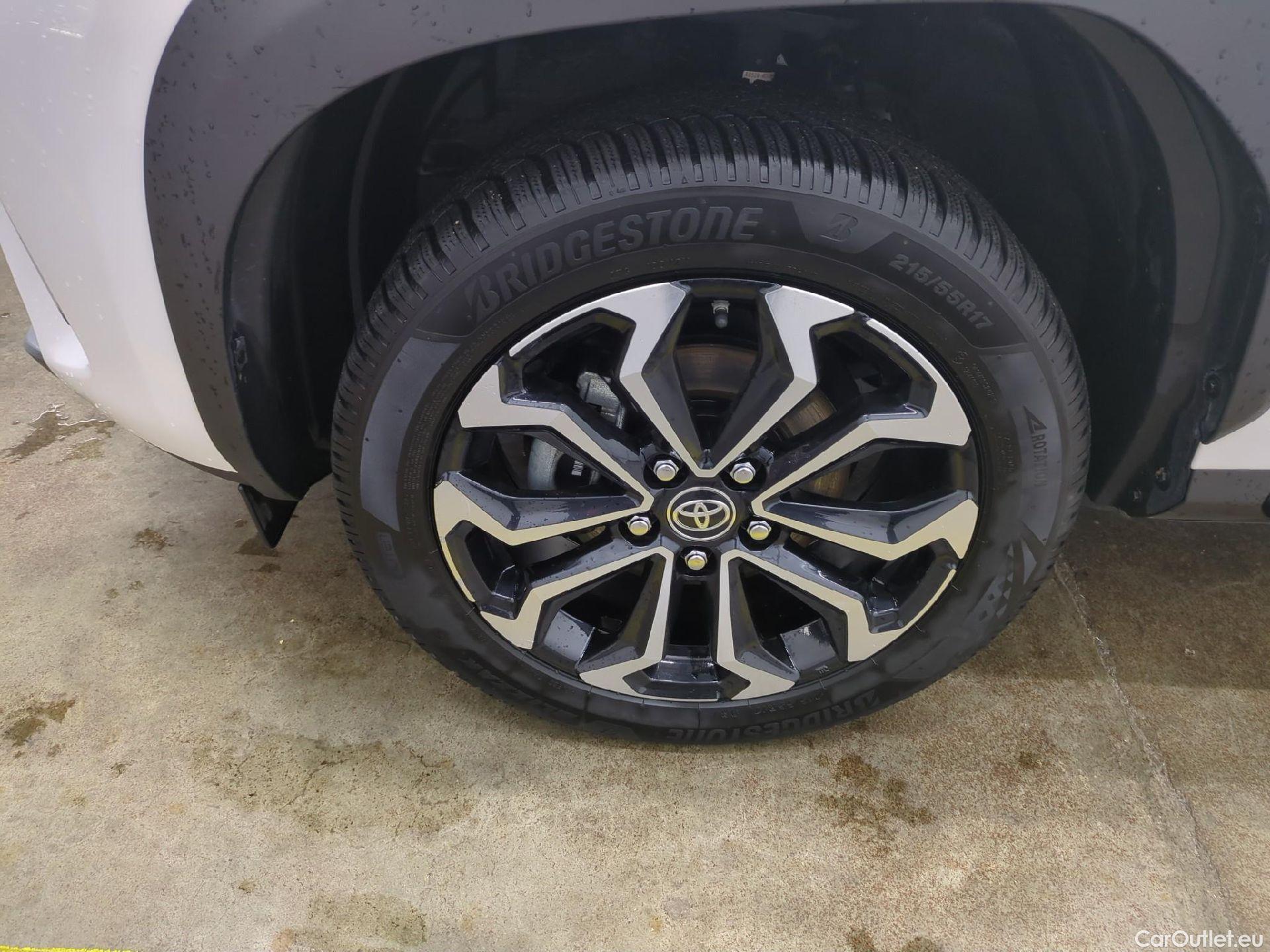  Toyota  Yaris Cross TOYOTA  Hybride / 2021 / 5P / SUV 1.5 HYBRID 116H DESIGN AWD AUTO #2