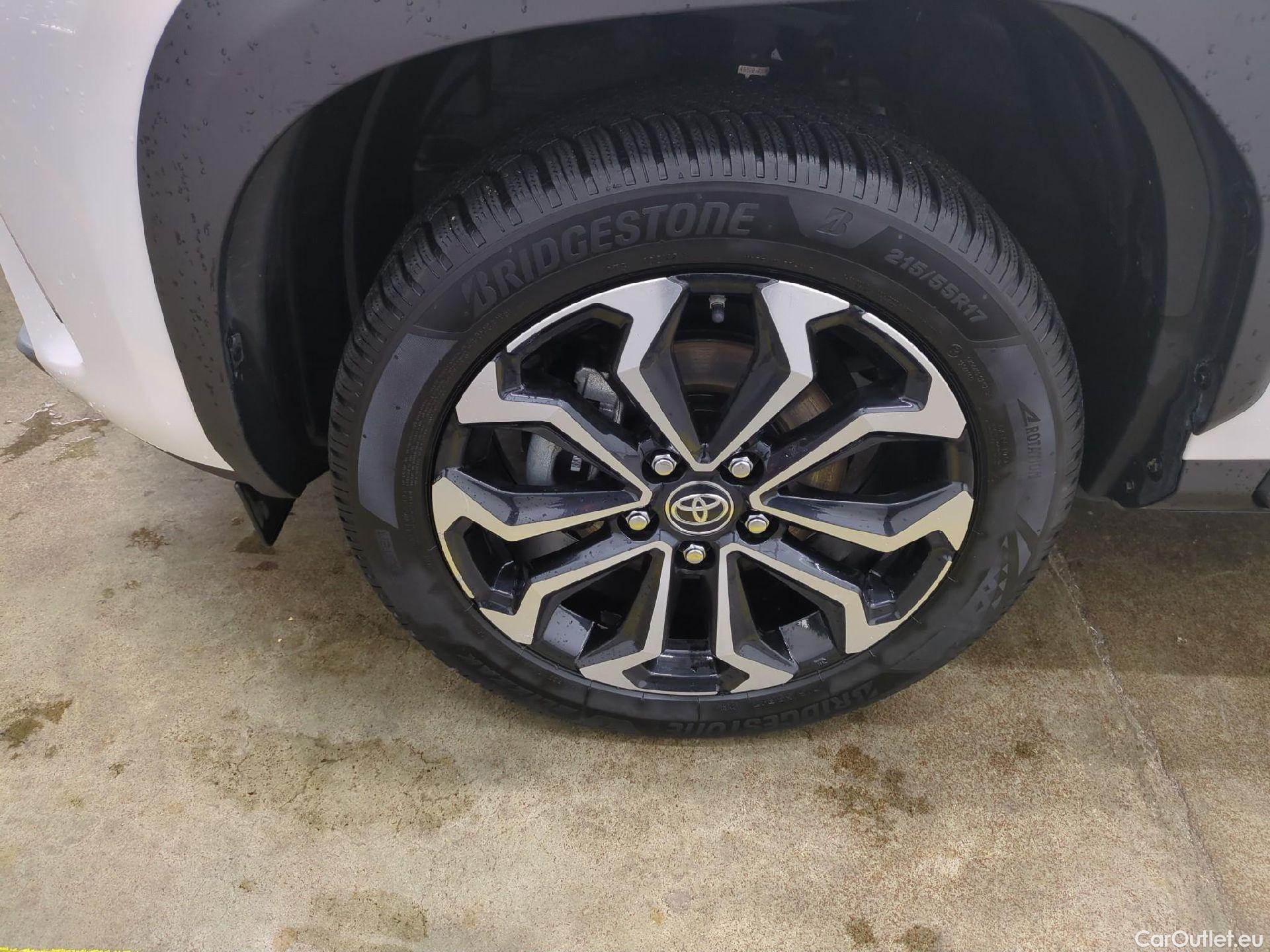  Toyota  Yaris Cross TOYOTA  Hybride / 2021 / 5P / SUV 1.5 HYBRID 116H DESIGN AWD AUTO #1