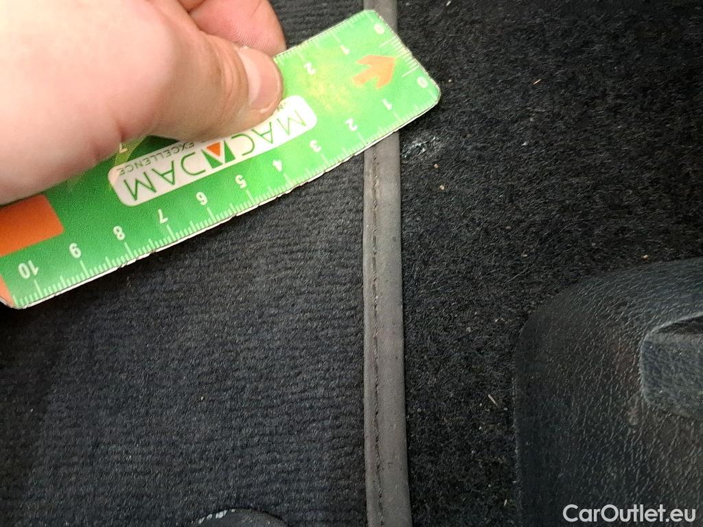  Mercedes  A-Klasse MERCEDES-BENZ Classe A Compact / 2018 / 5P / Berline A 250 e AMG Line 8G-DCT #52