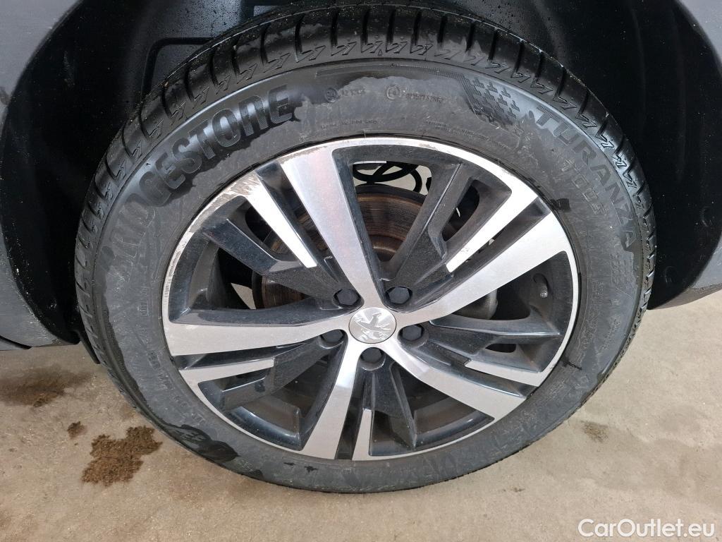  Peugeot  5008  GT Line 1.5 HDi 130CV BVA8 7 Sieges E6dT #19