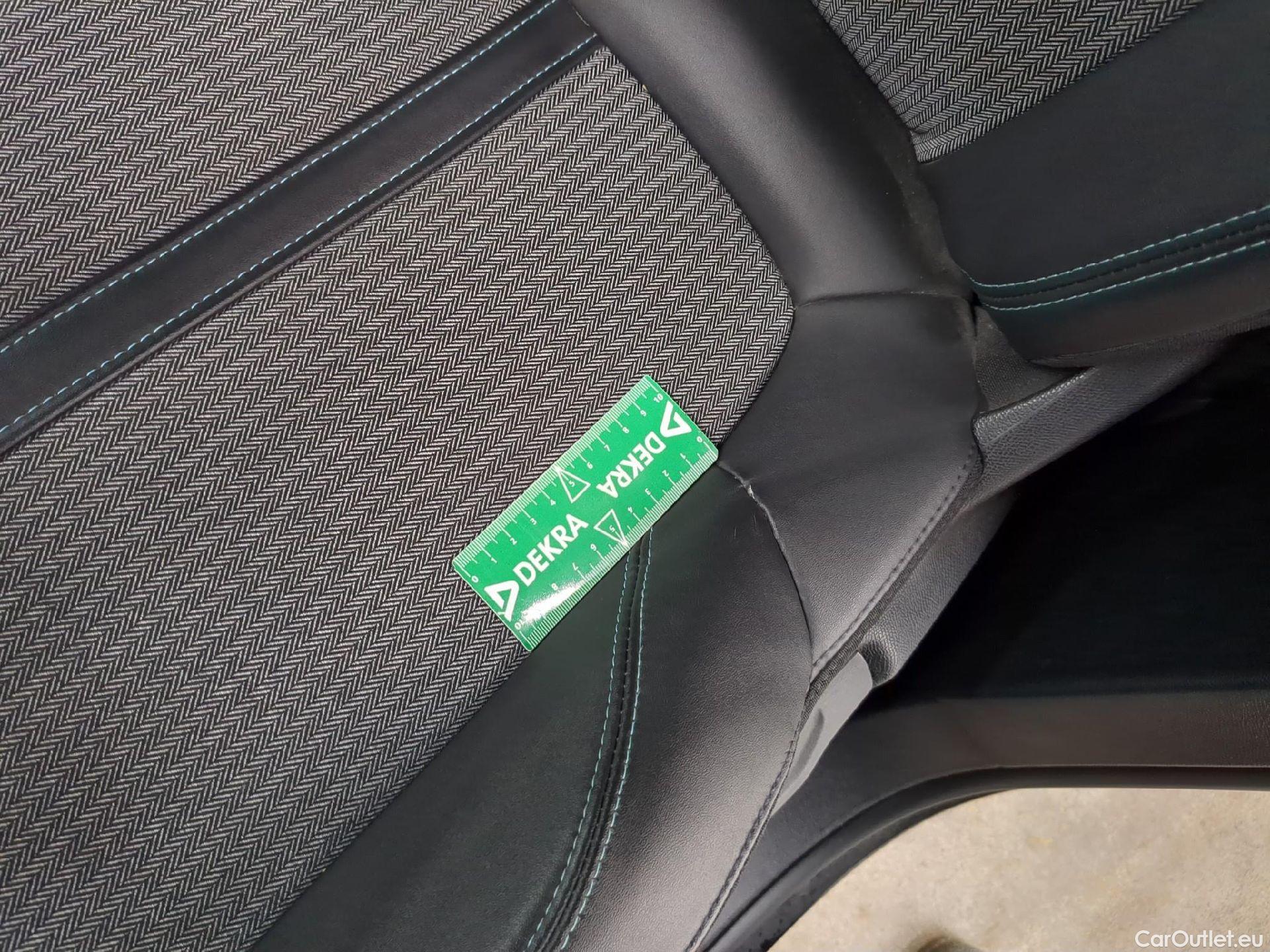  Peugeot  3008  II Allure Pack 1.5 HDi 130CV BVA8 E6d #1