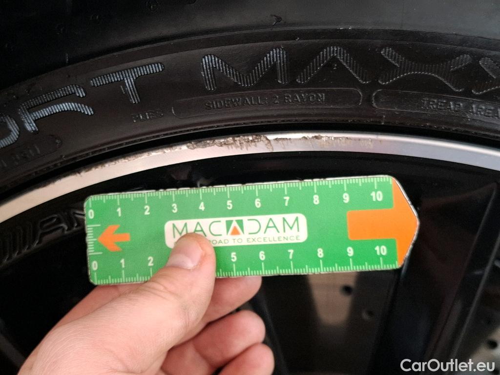  Mercedes  A-Klasse MERCEDES-BENZ Classe A Compact / 2018 / 5P / Berline A 250 e AMG Line 8G-DCT #44