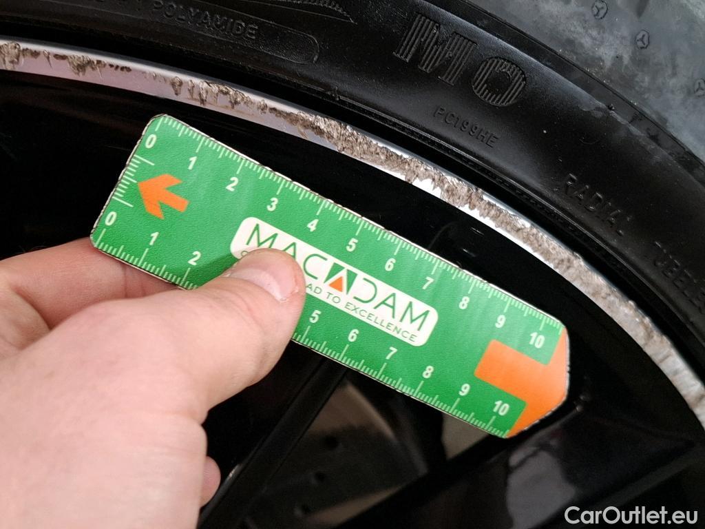  Mercedes  A-Klasse MERCEDES-BENZ Classe A Compact / 2018 / 5P / Berline A 250 e AMG Line 8G-DCT #45