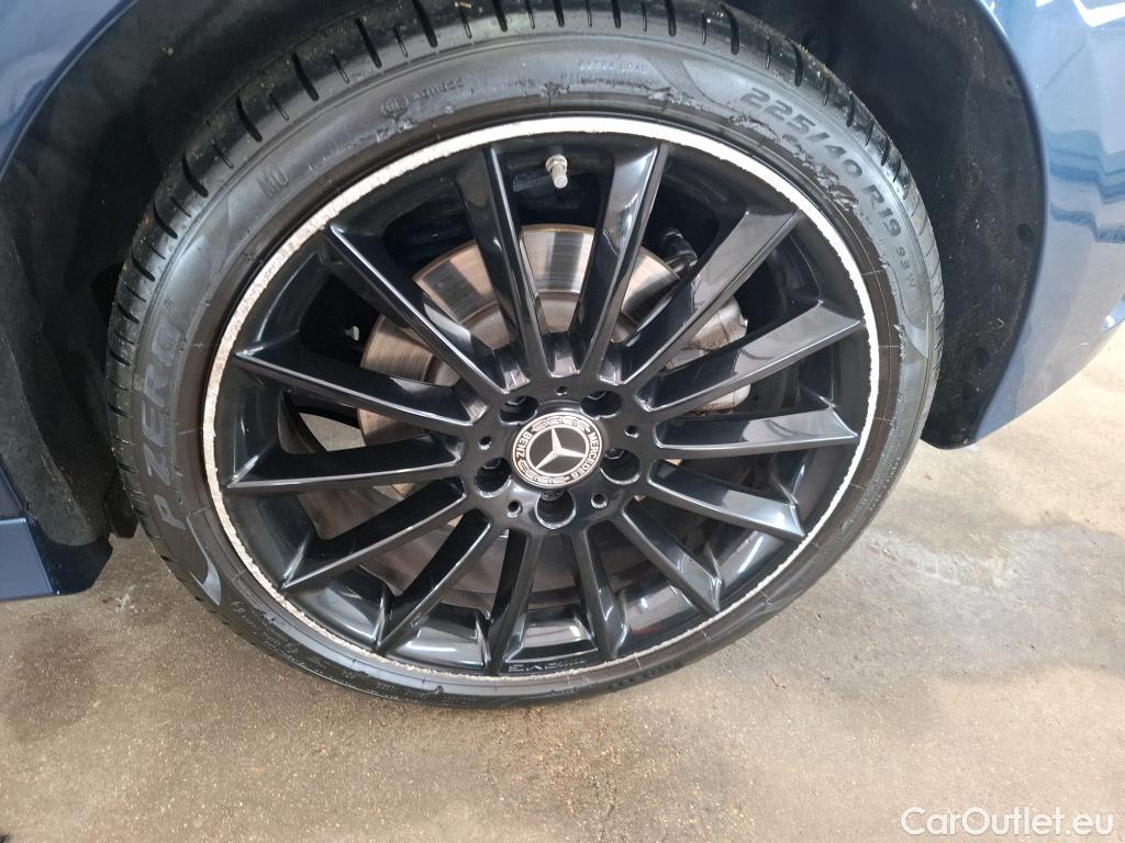  Mercedes  A-Klasse MERCEDES-BENZ Classe A Compact / 2018 / 5P / Berline A 250 e AMG Line 8G-DCT #48