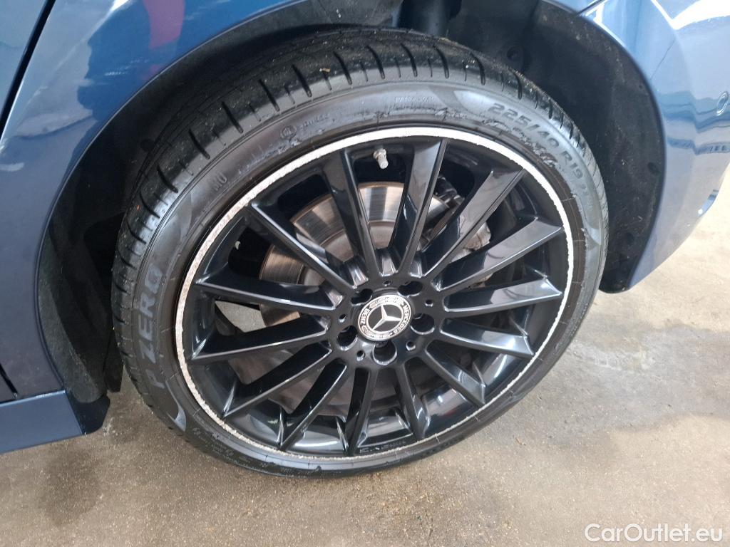  Mercedes  A-Klasse MERCEDES-BENZ Classe A Compact / 2018 / 5P / Berline A 250 e AMG Line 8G-DCT #21