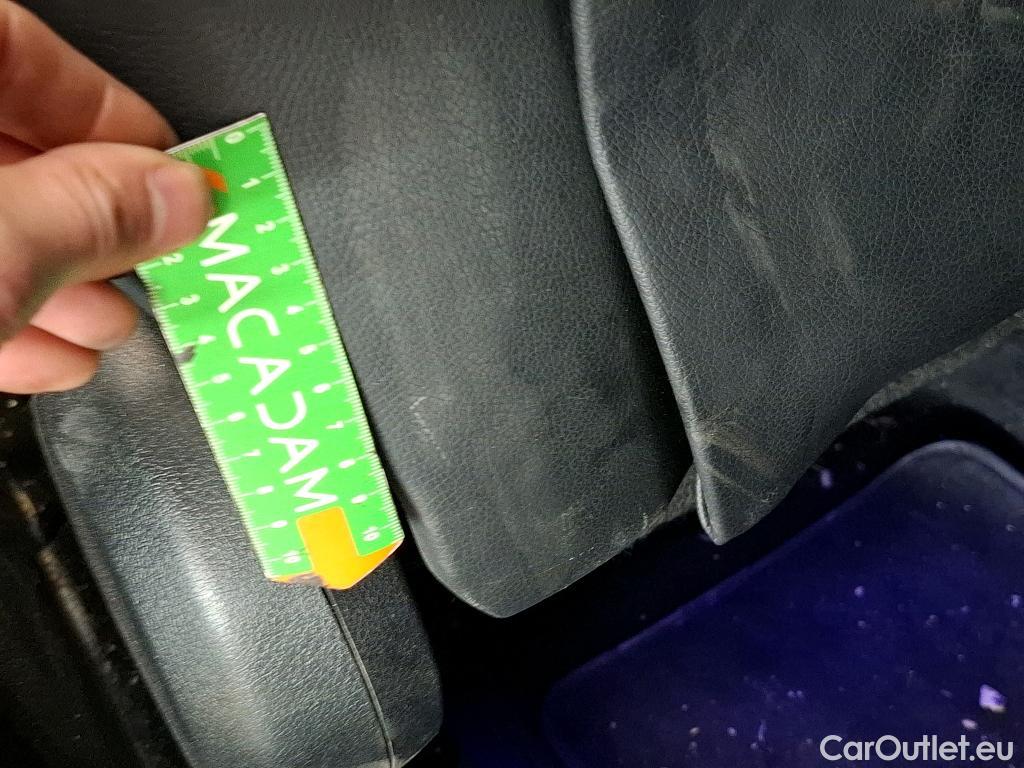  Mercedes  GLC MERCEDES-BENZ  / 2022 / 5P / SUV  300 e Business Line 4MATIC #9