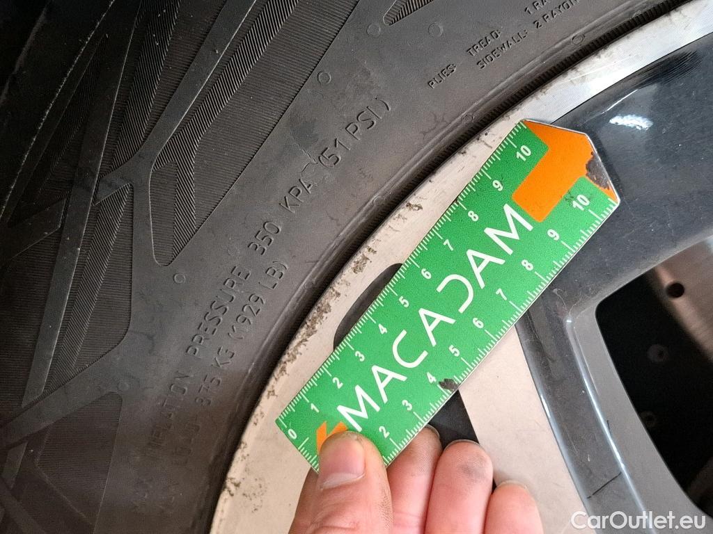  Mercedes  GLC MERCEDES-BENZ  / 2022 / 5P / SUV  300 e Business Line 4MATIC #17